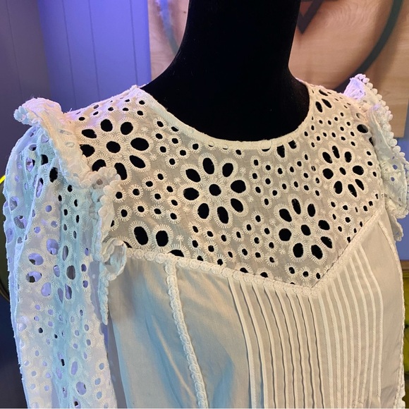 Lilly Pulitzer White Eyelet Embroidery Ruffle Trim Top - Picture 5 of 12